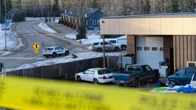 An einer Schule in Kanada kommen mehrere Menschen durch Schüsse ums Leben. Nun gibt die Polizei bekannt, wer die Tat mutmaßlich ausgeführt hat. (Foto: Jesse Boily/The Canadian Press via AP/dpa)