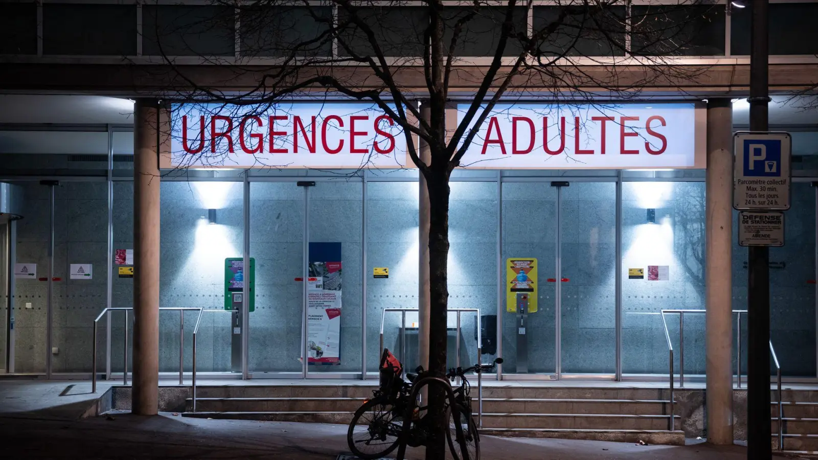 Dutzende Brandverletzte werden noch in Kliniken behandelt. (Archivbild) (Foto: Adrien Perritaz/KEYSTONE/dpa)