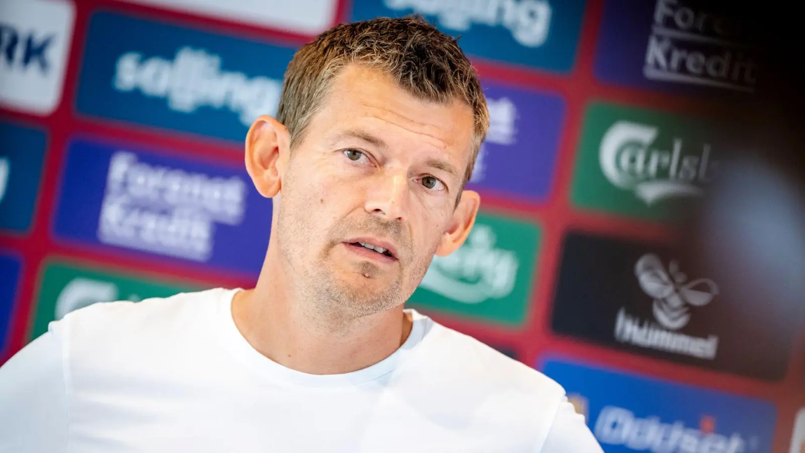 Augsburgs Co-Trainer Lars Knudsen betreut auch im Oktober die dänische Fußball-Nationalmannschaft. (Foto: Mads Claus Rasmussen/Ritzau Scanpix Foto/AP/dpa)