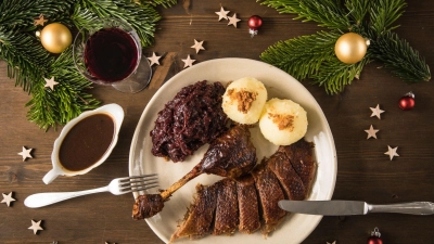 Tradition bleibt Trumpf: Geflügel steht an Weihnachten ganz oben auf dem Speiseplan. (Foto: Christin Klose/dpa-tmn)