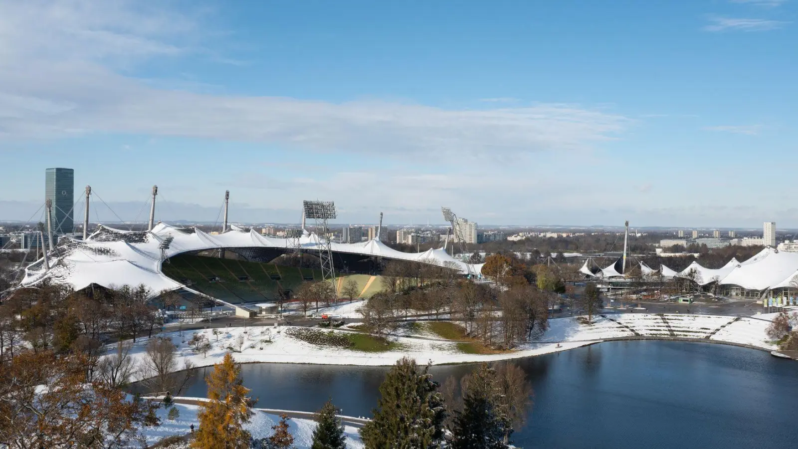 Geht es nach der CSU, müssen die Olympischen Spiele 2040 an dem Ort ausgetragen werden, wo 1972 zum bisher letzten Mal in Deutschland die Wettkämpfe stattfanden: im Olympiapark in München. (Foto: Magdalena Henkel/dpa)