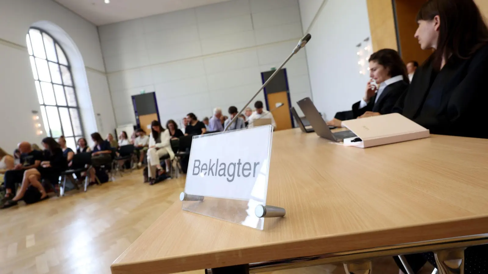 Suno als Beklagter im Verfahren hat in den meisten Punkten verloren.  (Foto: Karl-Josef Hildenbrand/dpa)