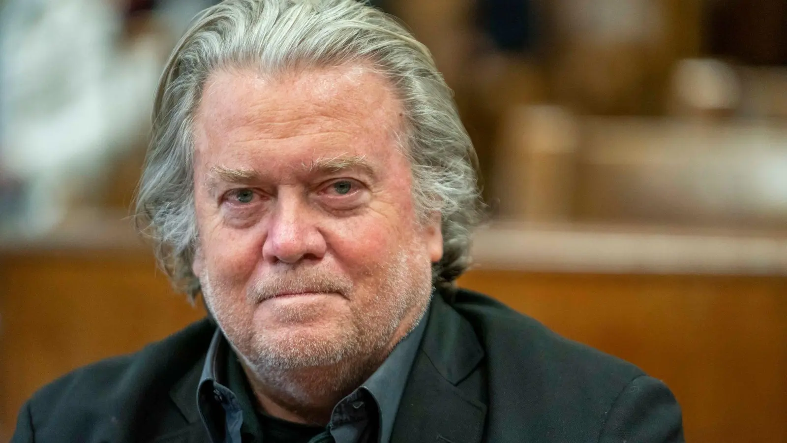 Der ehemalige Chefstratege Donald Trumps hat einen Plan für eine dritte Amtszeit des US-Präsidenten angekündigt. (Archivbild) (Foto: Steven Hirsch/Pool New York Post/AP/dpa)