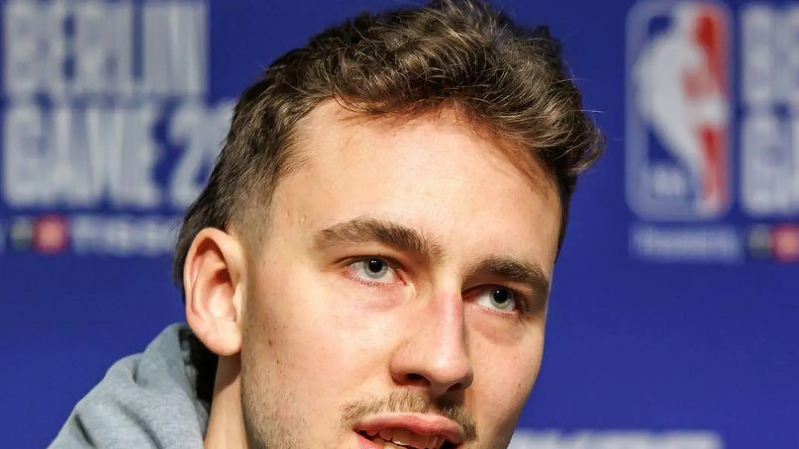 Franz Wagner kennt die Basketball-Kultur in den USA und Europa gut. (Foto: Andreas Gora/dpa)