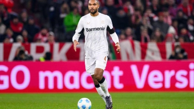 Jonathan Tah soll sich einen Wechsel nach Barcelona wünschen. (Foto: Tom Weller/dpa)