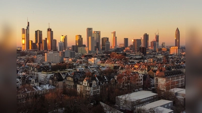 Begehrte Lage: Die Mieten im Bankenviertel steigen rasant (Archivbild) (Foto: Boris Roessler/dpa)