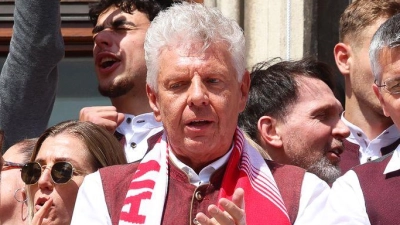 Beim FC Bayern saß Dieter Reiter (Mitte, rechts) erst im Verwaltungsrat und sollte nun auch in den Aufsichtsrat aufrücken. (Archivbild) (Foto: Karl-Josef Hildenbrand/dpa)
