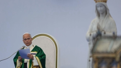 Für anderthalb Tage ist Leo in Lourdes zu Besuch. (Foto: Gregorio Borgia/AP/dpa)