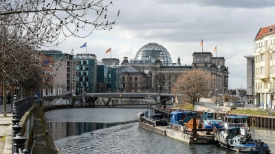 Der Bundestag verzichtet auf ein millionenschweres Bauprojekt in Reichstagsnähe (Foto: Jens Kalaene/dpa-Zentralbild/dpa)