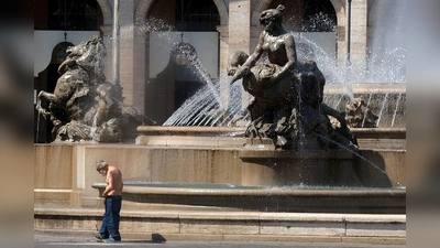 Das Bad im Najaden-Brunnen kostete einen Deutschen 450 Euro Geldstrafe. (Foto: Archiv)  (Foto: Mauro Scrobogna/LaPresse via ZUMA Press/dpa)