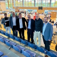 Die Kernfranken-Bürgermeister und der stellvertretende Landrat Dr. Jürgen Pfeiffer (Dritter von rechts) bei der Ausbildungsbörse in Heilsbronn. (Foto: Antonia Hoppert)