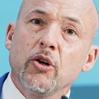 Hoffmann sieht in der Eingliederung von Politikern in die gesetzliche Rente nicht die Lösung. (Archivbild) (Foto: Michael Kappeler/dpa)