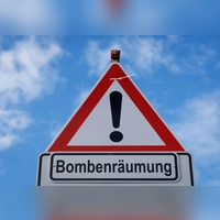 Eine Splitterbombe aus dem Zweiten Weltkrieg soll entschärft werden. (Symbolbild) (Foto: Friso Gentsch/dpa)
