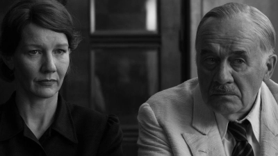 Sandra Hüller als Erika Mann und Hanns Zischler als Thomas Mann in einer Filmszene. (Foto: Agata Grzybowska/Neue Visionen Filmverleih/dpa)