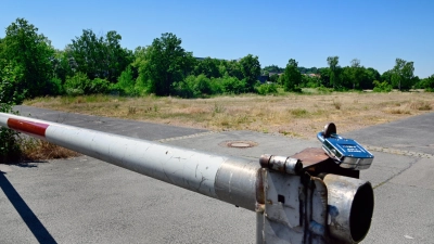 Kein Durchkommen beim Bezirk? Die von der Stadt angestrebte Bebauung des ehemaligen Messegeländes liegt derzeit noch weit entfernt. Um den Kaufpreis für das rund 3,8 Hektar große Areal wird gerungen. (Foto: Jim Albright)