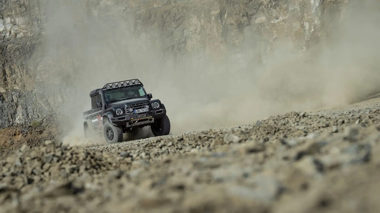 Portalachsen heben den Ineos Grenadier auf ein neues Offroad-Niveau: Mehr Bodenfreiheit und Wattiefe sind das Ergebnis. (Foto: Dani Heyne/dpa-tmn)