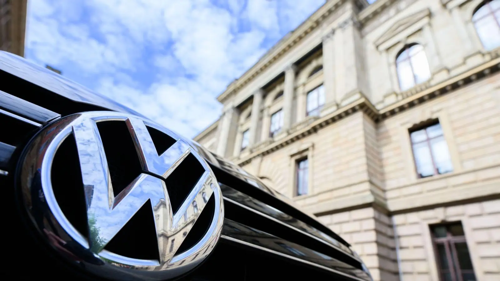 Am Landgericht Braunschweig beginnt ein zweiter Betrugsprozess zur Aufklärung des Dieselskandals bei VW. (Archivbild)  (Foto: Julian Stratenschulte/dpa Pool/dpa)