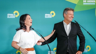 Baerbock hatte im Juli erklärt, dass sie selbst im nächsten Wahlkampf keine erneute Kanzlerkandidatur für ihre Partei anstrebe - Habeck gilt nun als wahrscheinlicher Spitzenkandidat seiner Partei. (Foto: Kay Nietfeld/dpa)