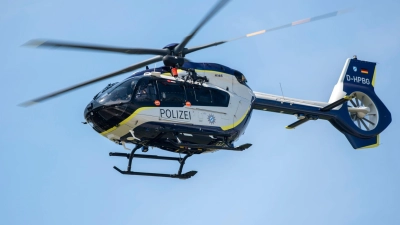 Die Polizei suchte am Nachmittag auch mit einem Hubschrauber nach dem Mann. (Symbolbild) (Foto: Stefan Puchner/dpa)