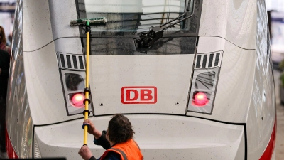 Die Bahn investiert bis 2030 zusätzliche 210 Millionen Euro in Sauberkeit und Sicherheit. (Archivbild) (Foto: Jan Woitas/dpa)