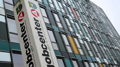 Für Geflüchtete aus der Ukraine, die nach dem 1. April 2025 eingereist sind, soll es künftig statt Grundsicherung zunächst die geringeren Leistungen geben, die auch Asylbewerber erhalten. (Symbolbild)  (Foto: Jens Kalaene/dpa)