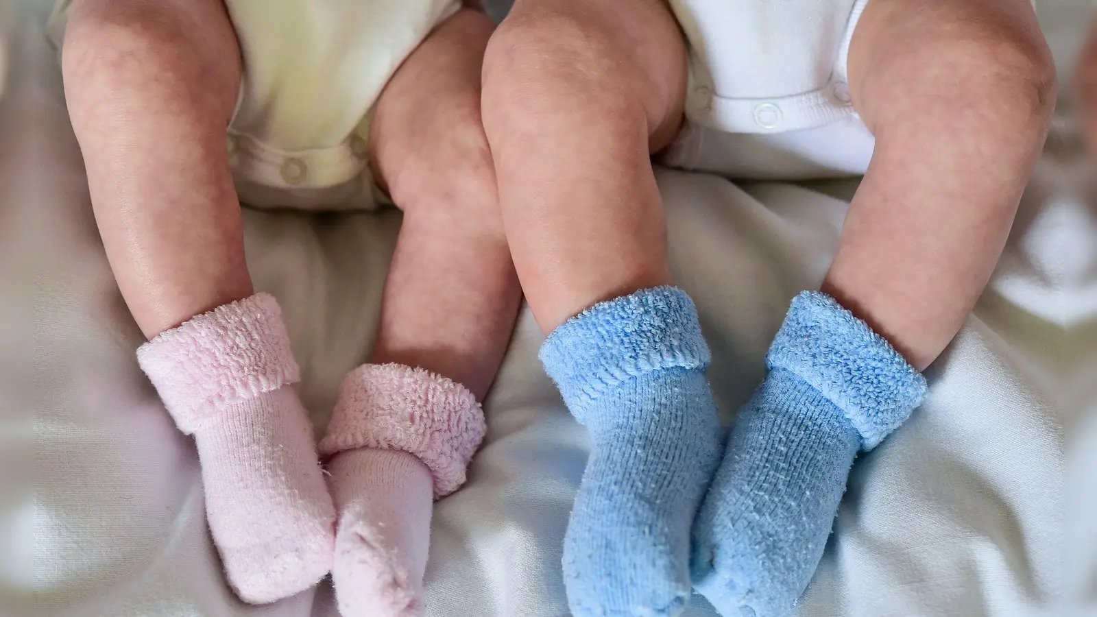 Hauptsache gesund, das allein reicht vielen Eltern heute nicht mehr. (Symbolbild) (Foto: Patrick Pleul/dpa-Zentralbild/dpa)
