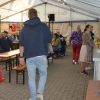 Kerwa in Unterrimbach: Drei Tage lang wird im beheizten Festzelt gefeiert.  (Foto: Martina Hinkelmann)