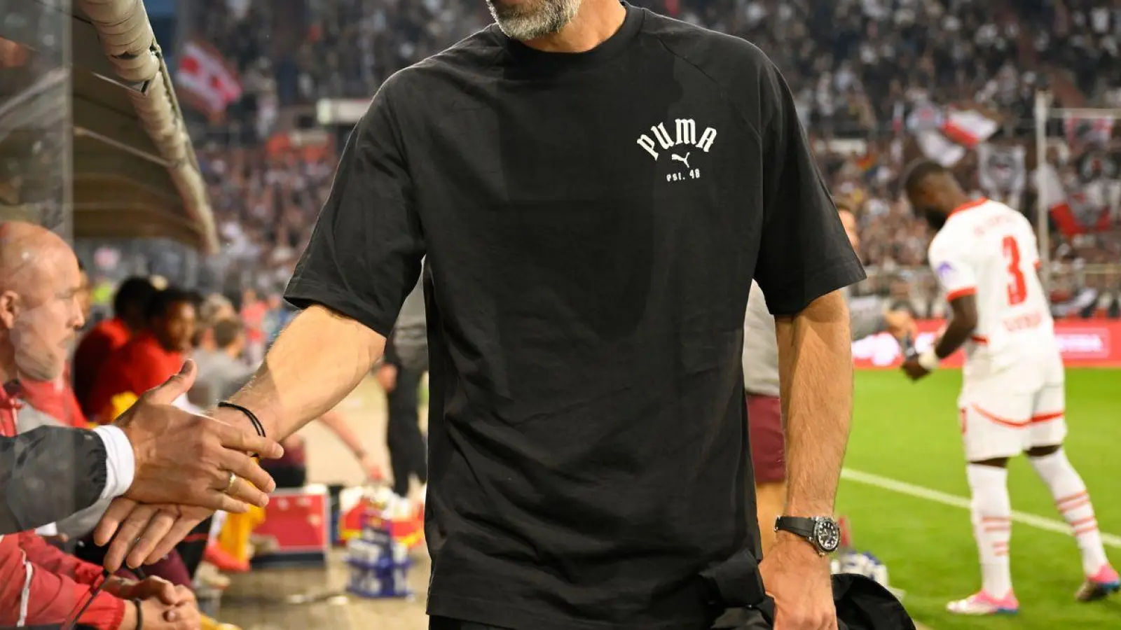 RB-Trainer Marco Rose hat die Fans von St. Pauli gelobt. (Foto: Gregor Fischer/dpa)