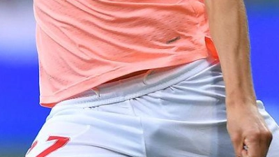 Der schwule Fußballer Josh Cavallo erhebt schwere Vorwürfe gegen Ex-Club Adelaide United. (Archivbild) (Foto: JOEL CARRETT/AAP/AP/dpa)