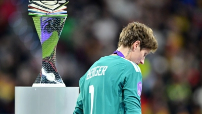 Die Entscheidung naht, ob es in der Nationalelf mit Torhüterin Berger weitergeht. (Foto: Sebastian Christoph Gollnow/dpa)