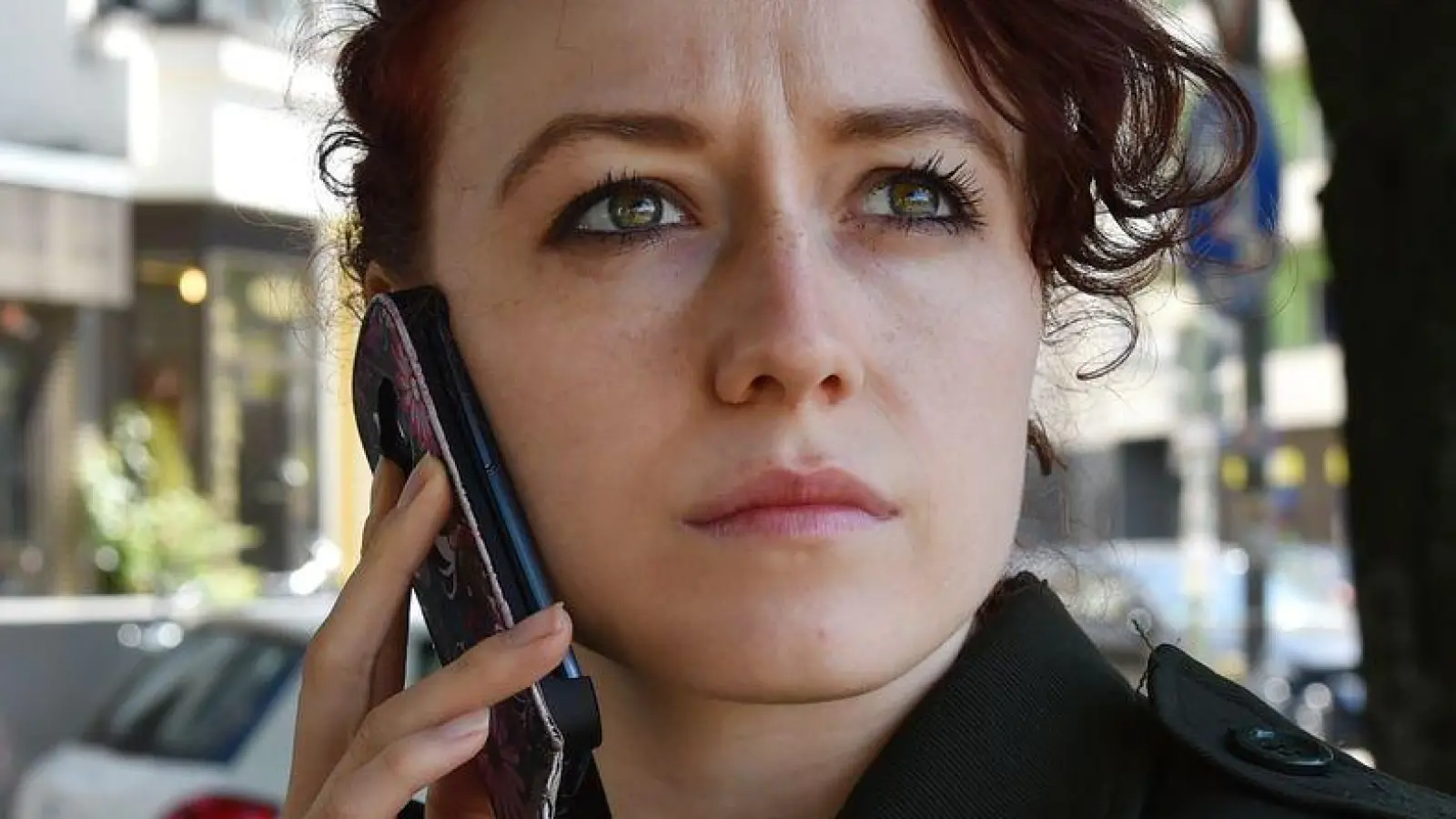 Notruf wählen! Wer Zeuge einer Straftat wird, sollte umgehend Hilfe holen. (Foto: Jens Kalaene/dpa-tmn)