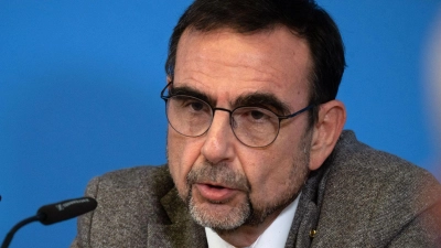 CSU-Fraktionschef Holetschek will die Kassenbeiträge von Bürgergeldempfängern zumindest teilweise aus dem Bundeshaushalt finanzieren. (Archivbild)  (Foto: Pia Bayer/dpa)