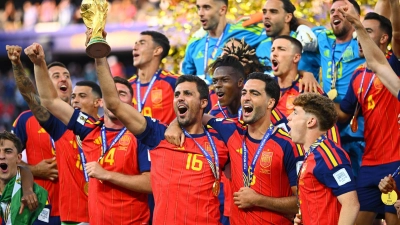 Kapitän Rodri und die Spanier sind Weltmeister. (Foto: Tom Weller/dpa)