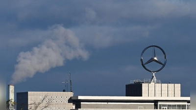 Mercedes-Benz mit Gewinneinbruch. (Foto aktuell) (Foto: Bernd Weißbrod/dpa)