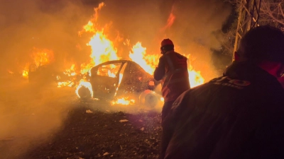 Israels Luftwaffe greift erneut in Beirut an.  (Foto: Hussein Malla/AP/dpa)