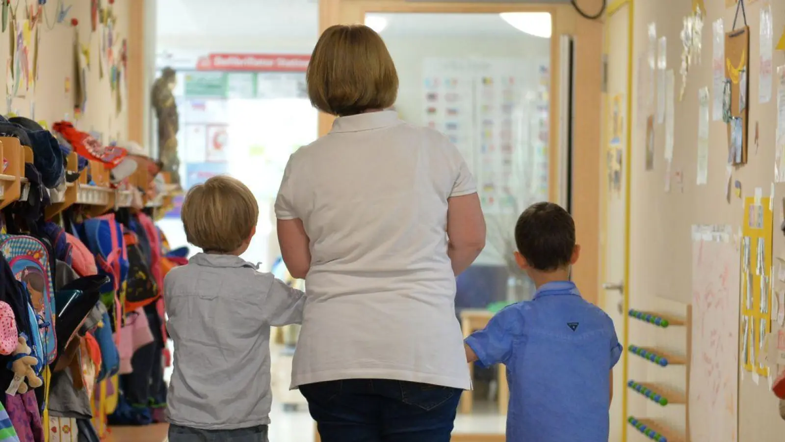 Die meisten Beschäftigten des sozialen Sektors arbeiten in der Kinderbetreuung und –erziehung. (Foto: Jan-Philipp Strobel/dpa)