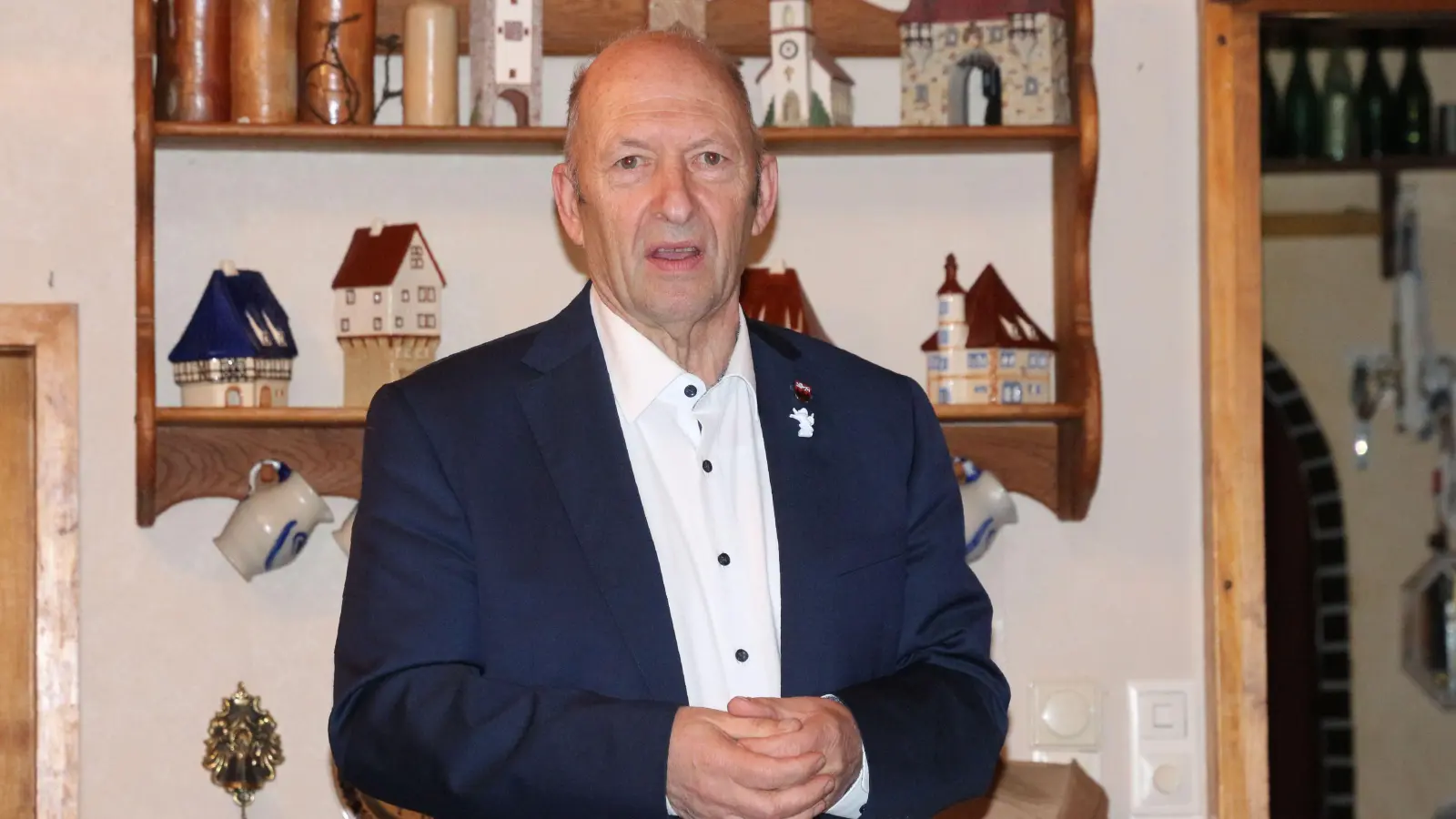 Im Gasthaus in Faulenberg startete Michael Trzybinski in die entscheidende Phase des Wahlkampfs. Der 66-Jährige strebt seine dritte Amtszeit als Rathauschef an. (Foto: Jürgen Binder)