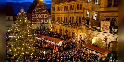 Die mittelalterliche Kulisse macht den Rothenburger Markt zu einem besonders beliebten Vorweihnachtsziel. (Archivbild: Jürgen Binder)