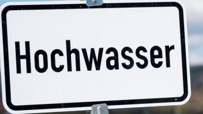 Wegen der ausgiebigen Regenfälle zum Wochenstart sind in Bayern Überschwemmungen nicht ausgeschlossen. (Symbolbild) (Foto: Daniel Vogl/dpa)