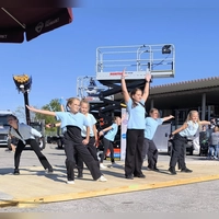 Viel Beifall gab es für die Hip-Hop-Tanzgruppen der Tanzschule „Dance14s”, die auf der Aktionsbühne in Brodswinden auftraten. (Foto: Thomas Schaller)