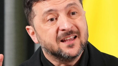 Der ukrainische Präsident Wolodymyr Selenskyj erwartet nach Moskaus Ablehnung einer Feuerpause zum westlichen Weihnachtsfest massive russische Angriffe an den Feiertagen. (Archivbild) (Foto: Peter Dejong/AP/dpa)