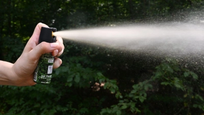Plötzlich zückte der Mann das Pfefferspray und sprühte los. (Symbolbild) (Foto: Bernd Weißbrod/dpa)