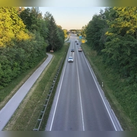 Nördlich und südlich der A6 soll die B13 vierspurig ausgebaut werden. Der Knoten der beiden Verkehrstrassen soll wie ein Autobahnkreuz angelegt werden. (Foto: Robert Maurer)