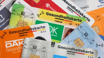 Die Techniker Krankenkasse (TK) und die DAK-Gesundheit kündigen Erhöhungen im neuen Jahr an. (Illustration) (Foto: ---/GKV-Spitzenverband/dpa)