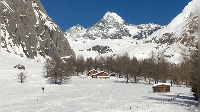 Der Schutzraum der Stüdlhütte am Großglockner ist beschädigt worden. (Symbolbild) (Foto: Joachim Hauck/dpa)