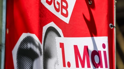 Der DGB und seine Mitgliedsgewerkschaften haben zu mehreren hundert Kundgebungen im gesamten Bundesgebiet aufgerufen. (Archiv)  (Foto: Christoph Reichwein/dpa)