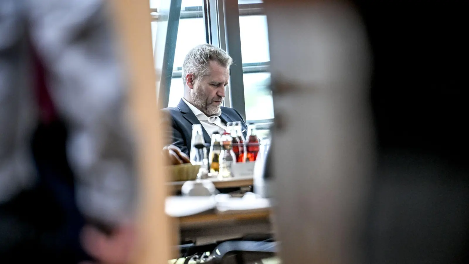 Die Ermittlungen gegen Bystron sich derzeit ausgesetzt. (Foto: Britta Pedersen/dpa)