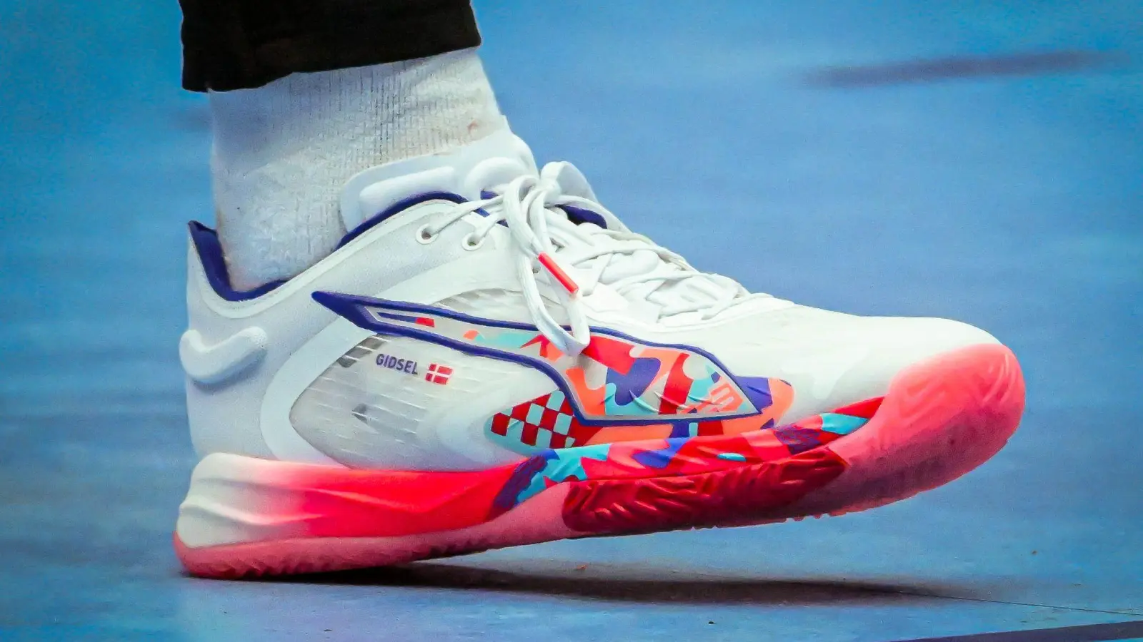 Sportartikelhersteller Puma: Mit Ergebniswachstum ins WM-Jahr. (Archivbild) (Foto: Sina Schuldt/dpa)