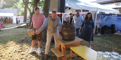 Oberbürgermeister Thomas Deffner wird den Bieranstich vornehmen.  (Foto: Alexander Biernoth)