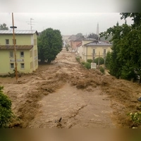 Vor fünf Jahren starben in Simbach am Inn bei einem gewaltigen Hochwasser fünf Menschen. (Archivbild) (Foto: Walter Geiring/dpa)